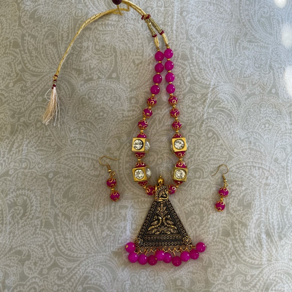 Necklace - Picture 3 of 4